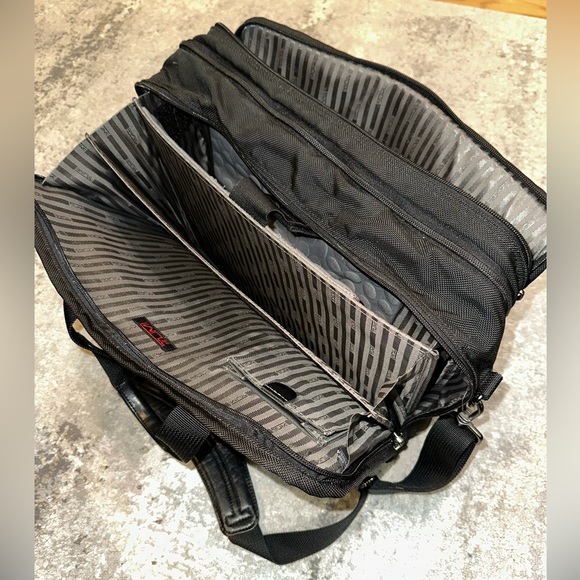 Tumi | Expandable Organizer Bag - Picture 7 of 7
